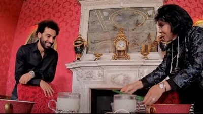 أحيانًا ألتزم الصمت.. محمد صلاح يكشف رد فعله على خناقات زوجته وابنته مكة 