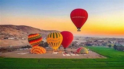 عودة رحلات البالون الطائر بسماء الأقصر بعد تحسن الأحوال الجوية