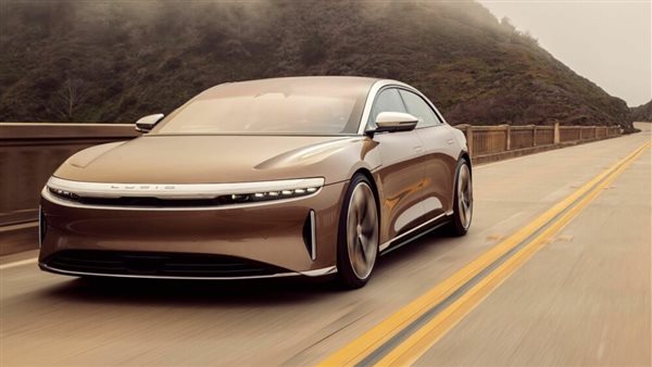 إحدى سيارات لوسيد