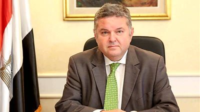 خبرة وملاءة مالية.. 10 شركات تتأهل لمناقصة محطات شحن السيارات الكهربائية 