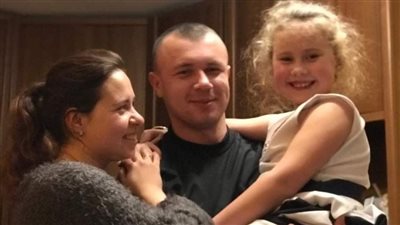 لقبه رئيس أوكرانيا ببطل الحرب ودُفن بعد أكثر من أسبوع من وفاته.. صديقة فيتالي سكاكون تروي تفاصيل وفاته