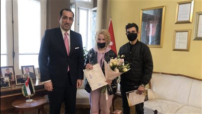 غادرت كييف معه.. أول عربي يتزوج أوكرانية في بلاده بعد فرارهما من الحرب | صورة