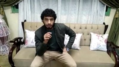 عائدًا من أوكرانيا.. أسرة سوهاجية تستقبل ابنها بالطبل البلدي والمزمار | فيديو