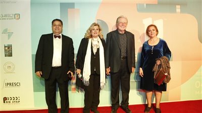 حسين فهمي: سعيد بإقامة مهرجان الأقصر وسط الحروب اللي بنعيشها