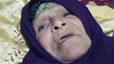 أنقذني شاب ونطقت الشهادة مرتين.. مسنة ناجية من حادث سقوط شجرة على سيارة عمال بالدقهلية | فيديو