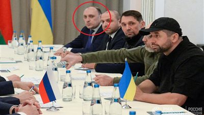 أنباء عن مقتل أحد أعضاء الوفد الأوكراني المشارك في المفاوضات مع روسيا