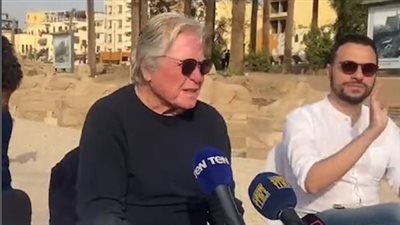 حسين فهمي: مفيد فوزي هاجمني وقال عني تلاجة باردة 14 قدم