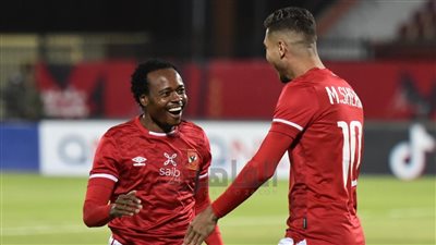 شريف وتاو يقودان الأهلي أمام بيراميدز في الدوري الممتاز