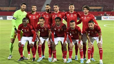 مسحة طبية للاعبي الأهلي قبل مواجهة بيراميدز 