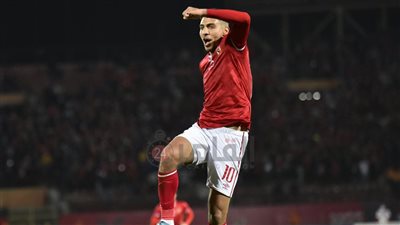 محمد شريف يحرز ثاني أهداف الأهلي في المريخ السوداني