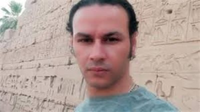 بين جماله وكماله.. قصيدة للشاعر محمد ملوك