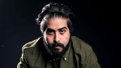 وصول جثمان إياد داوود إلى مسجد مصطفى محمود لأداء صلاة الجنازة عليه | بث مباشر