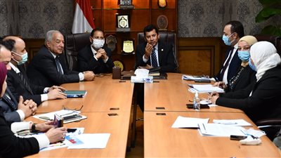 وزير الرياضة يبحث مع رئيس الهيئة العامة للرقابة نشر الثقافة المالية بين أوساط الشباب