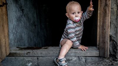 هروب 76 يتيمًا أوكرانيًا من الهجوم الروسي إلى دار أيتام في لفيف