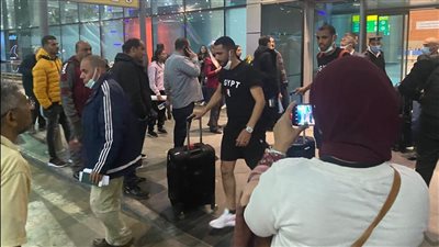 بعثة ناشئات اليد تصل إلى مطار القاهرة بعد التتويج ببطولة إفريقيا