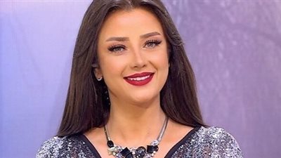 رضوي الشربيني عن إلزام الزوجة بخدمة زوجها: لازم أطبخله وأنضف هدومه وأتاكد من نضافة بيتنا وأخلي بالي من تفاصيله