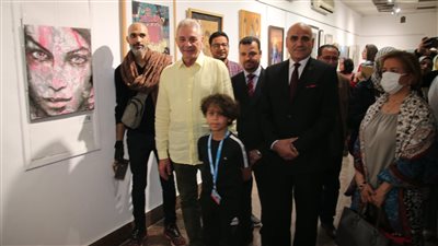  رئيس جامعة الأقصر يفتتح معرض الفن التشكيلي الإفريقي بكلية الفنون الجميلة | صور