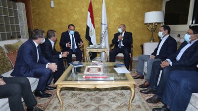 وزير النقل يجتمع مع تحالف فينسي الفرنسية لمتابعة معدلات تنفيذ المرحلة الثالثة للخط الثالث للمترو