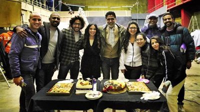 منى زكي تعلن انتهاء تصوير فيلم القاهرة مكة