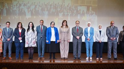 وزيرة التخطيط تشهد تخريج 4 دفعات من برنامج القيادة للتميز الحكومي │ صور