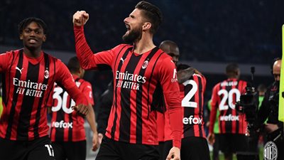 جيرو يقود ميلان لـ استعادة صدارة الدوري الإيطالي بعد الفوز على نابولي