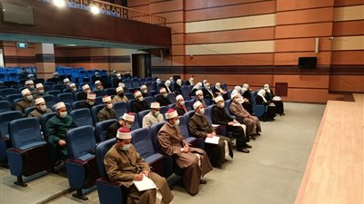 أكاديمية الأوقاف الدولية تواصل فعاليات دورتي المكون الشرعي واللغوي