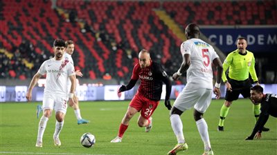 تحت أنظار كهربا.. هاتاي سبور يتعادل مع غازي عنتاب في الدوري التركي