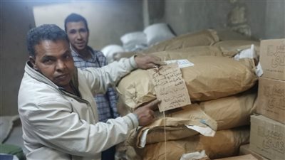 قبل حلول شهر رمضان.. ضبط سلع منتهية الصلاحية ومجهولة المصدر خلال حملة بأسيوط