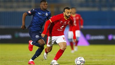 صديق الأمس منافس اليوم.. صراع خماسي في مواجهة الأهلي وبيراميدز 