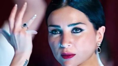 مي عز الدين غجرية في جزيرة غمام مع طارق لطفي