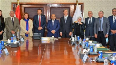 وزير التنمية المحلية يترأس اجتماع لجنة تسيير برنامج الدعم الفني للوزارة