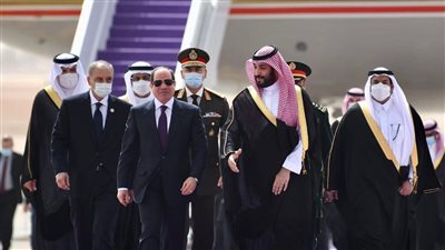 السيسي يتفقد معرض الدفاع العالمي والجناح المصري خلال زيارته إلى السعودية 