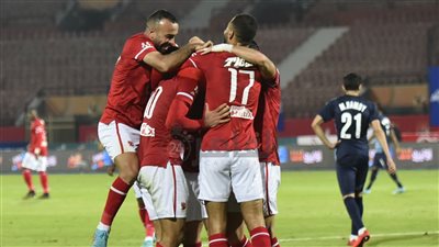 انطلاق محاضرة الأهلي بالفيديو قبل التحرك إلى ملعب المران استعدادًا لصن داونز