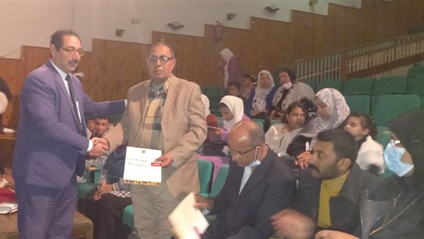 تكريم أسر الشهداء