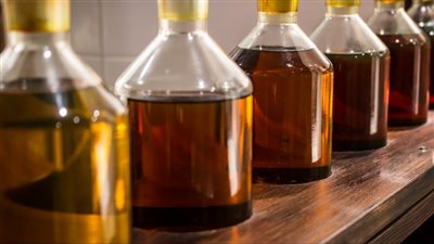 المالية تقرر عرض زيوت ومرطبات البشرة المستوردة على الرقابة قبل الإفراج الجمركي 