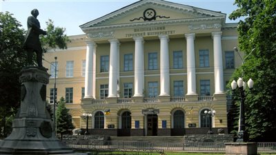 بدءًا من 14 مارس.. عودة الدراسة عن بعد للمصريين ببعض الجامعات بأوكرانيا 