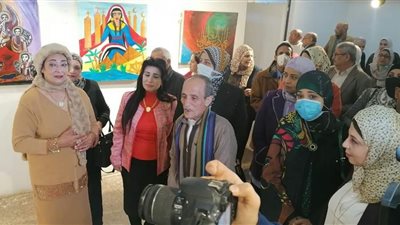 ثقافة المنيا تفتتح معرض فنون تشكيلية احتفالا باليوم العالمي للمرأة