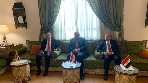 اجتماع ثلاثي لوزراء