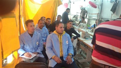 القوى العاملة: بدء التدريب على مهنة كهرباء التركيبات بوحدة التدريب المتنقلة بقرية الشواشنة بالفيوم