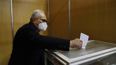 بهاء أبو شقة يغادر الحزب فور الإعلان عن خسارته رئاسة الوفد 