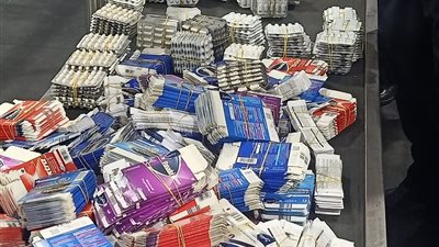جمارك مطار القاهرة تضبط محاولة تهريب 3000 شريط بانادول إكسترا 