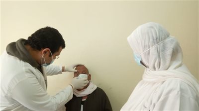 الكشف على 1990 مواطنًا في قافلة مجانية بقرية النبيرة بالبحيرة ضمن حياة كريمة