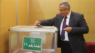 بعد فوزه برئاسة حزب الوفد.. من هو الدكتور عبد السند يمامة؟