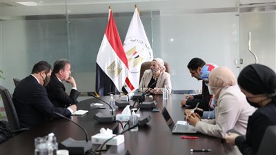 وزيرة البيئة: دعم إشراك القطاع المصرفي في تمويل المناخ وصياغة الاستراتيجية الوطنية 