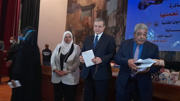 وزير القوى العاملة