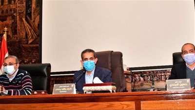 فتح منافذ لبيع السلع بأسعار مخفضة.. محافظ الغربية يوجه بتكثيف الحملات ورقابة الأسواق