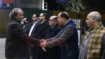 حمدي الوزير أول الحضور في عزاء الكاتب يسري الجندي | صور