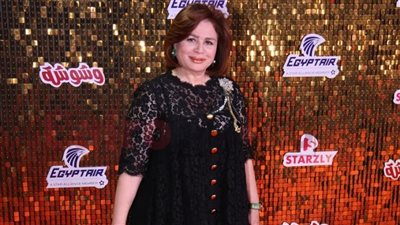 بفستان أسود قصير.. تألق إلهام شاهين في حفل مهرجان وشوشة للأفضل 2021- 2022 | فيديو