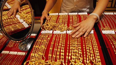 سعر الذهب في مصر اليوم يواصل الصعود.. وعيار 21 يسجل 1025 جنيها