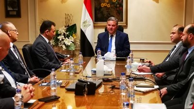 وزير قطاع الأعمال يستقبل قيادات سوق المال العراقي لبحث تعزيز التعاون المشترك